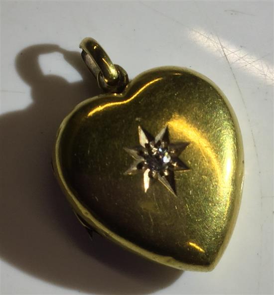 15ct gold and diamond heart locket
